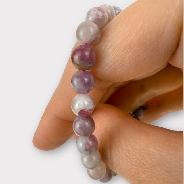 Bracelet Tourmaline Rose sur Eudialyte