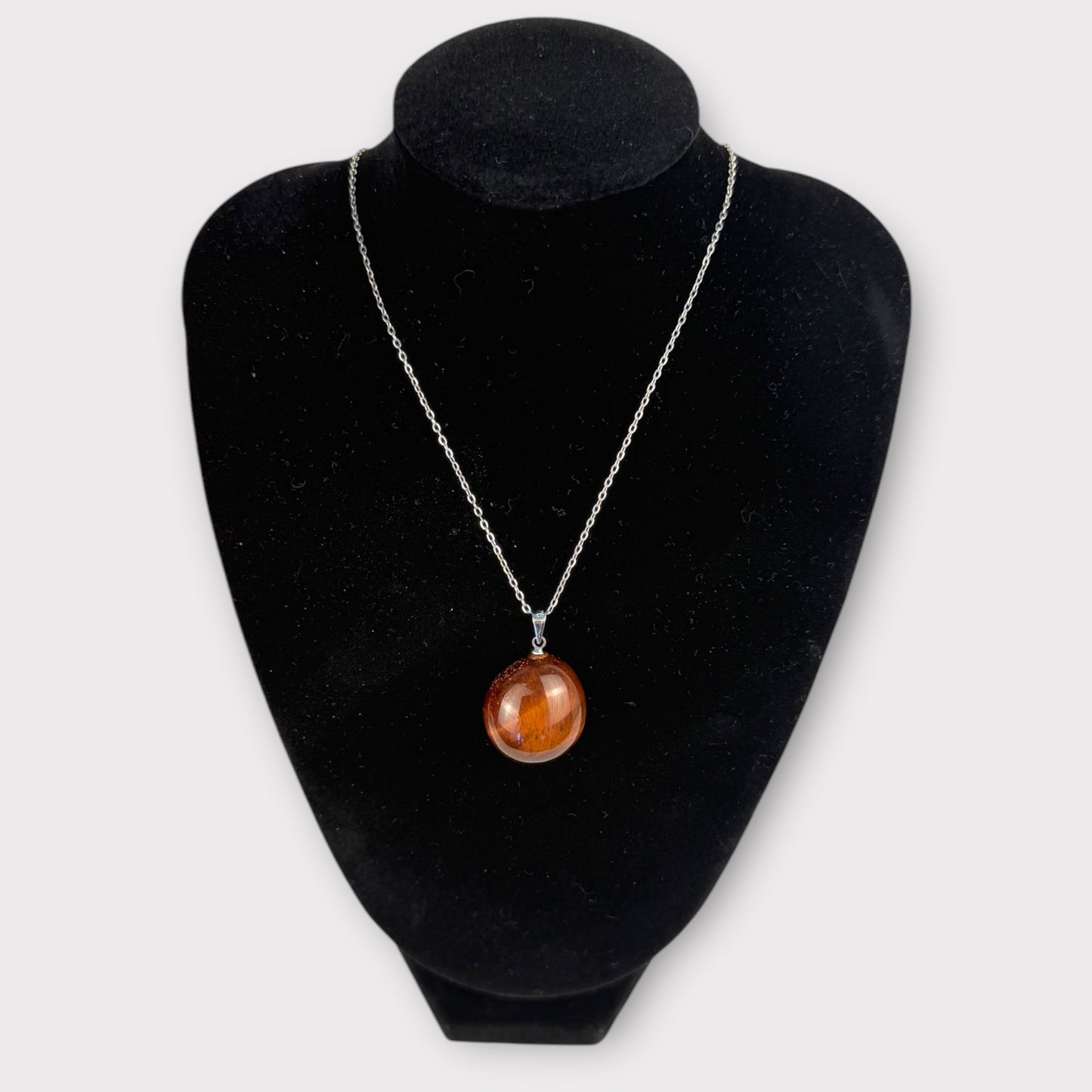 Pendentif pierre roulée oeil de taureau