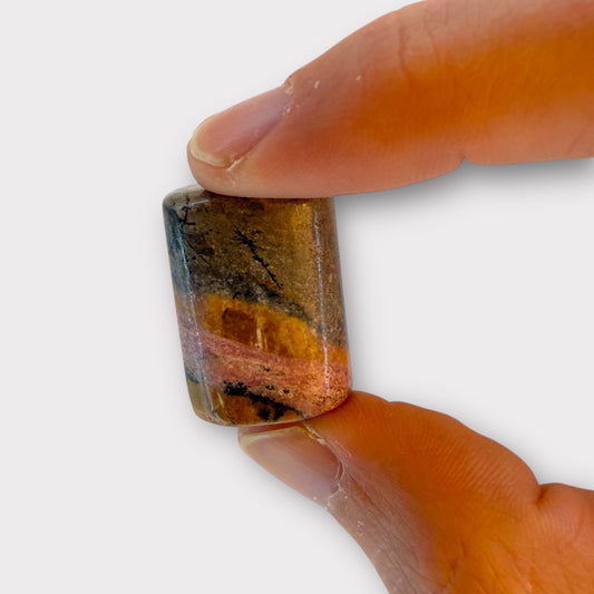 Pierre roulée rhodonite