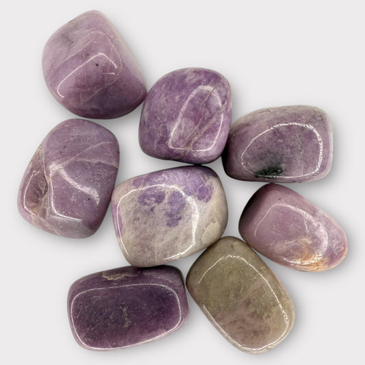 Pierre roulée lépidolite cubique
