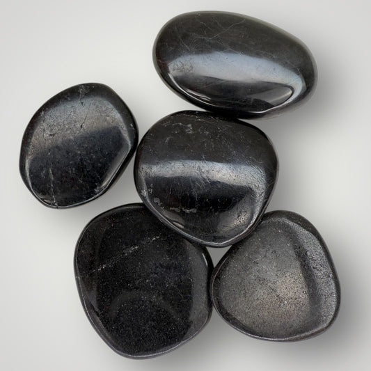 Pierre plate tourmaline noire