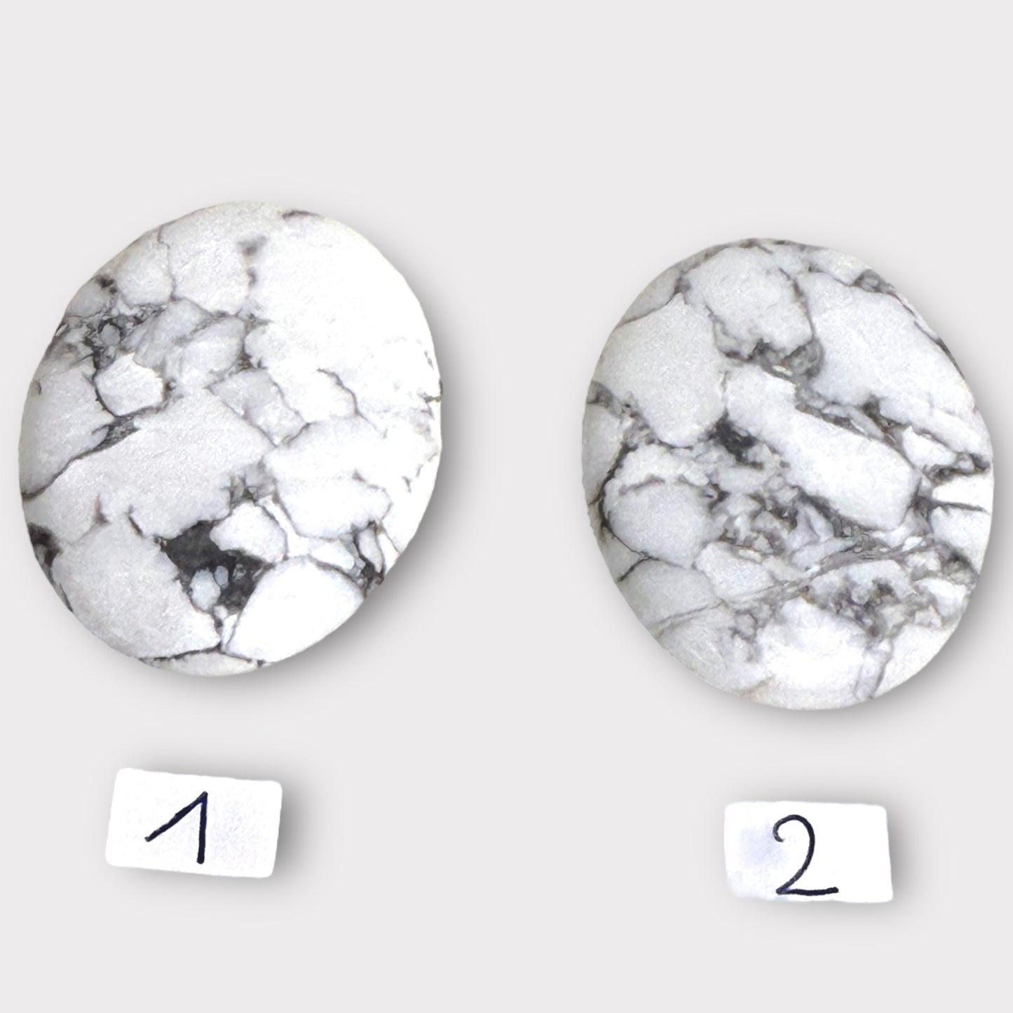 Galet anti - stress howlite