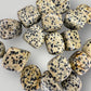 Pierre roulée jaspe dalmatien