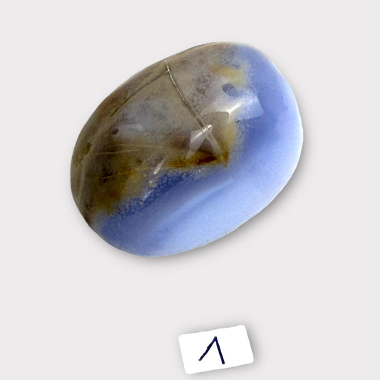 Pierre roulée calcedoine bleue