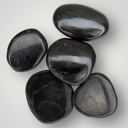 Pierre plate tourmaline noire