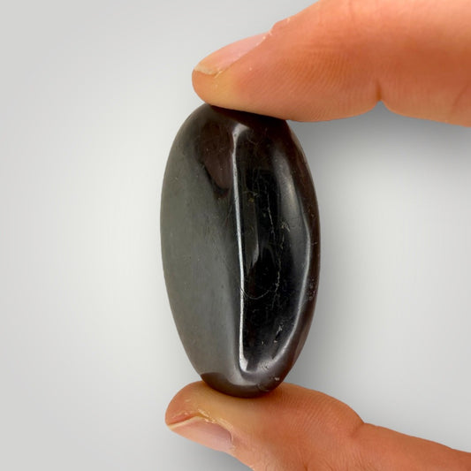 Pierre plate tourmaline noire