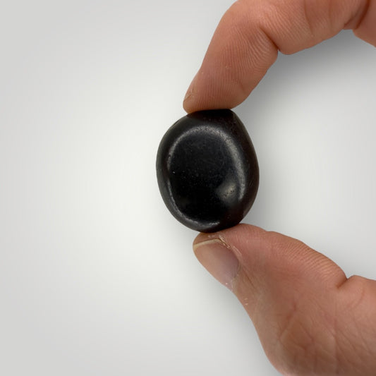 Pierre roulée shungite noire